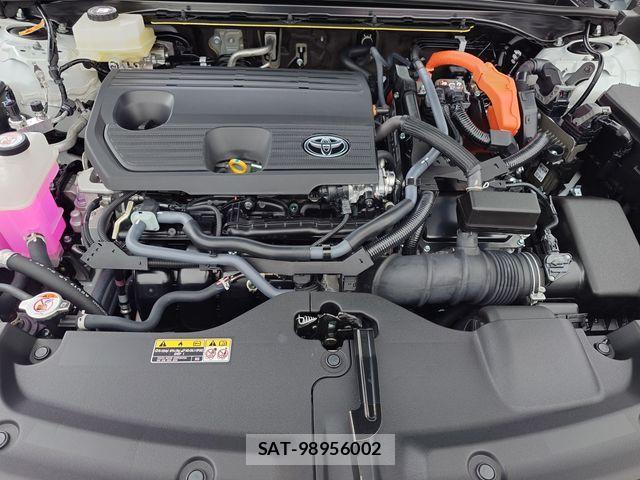 Toyota CROWN ESTATE 2025-08 3933618-27