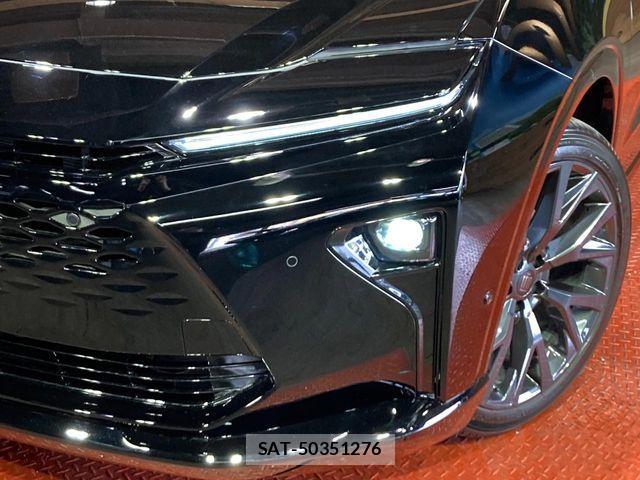 Toyota CROWN ESTATE 2025-11 5863452-11