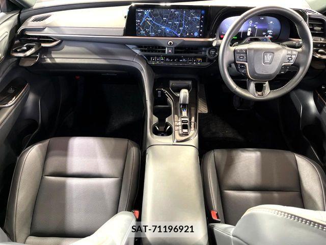 Toyota CROWN ESTATE 2025-07 6611191-1