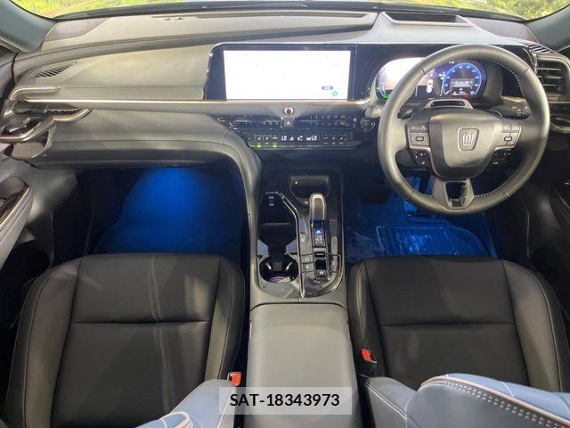 Toyota CROWN ESTATE 2025-09 6715912-1
