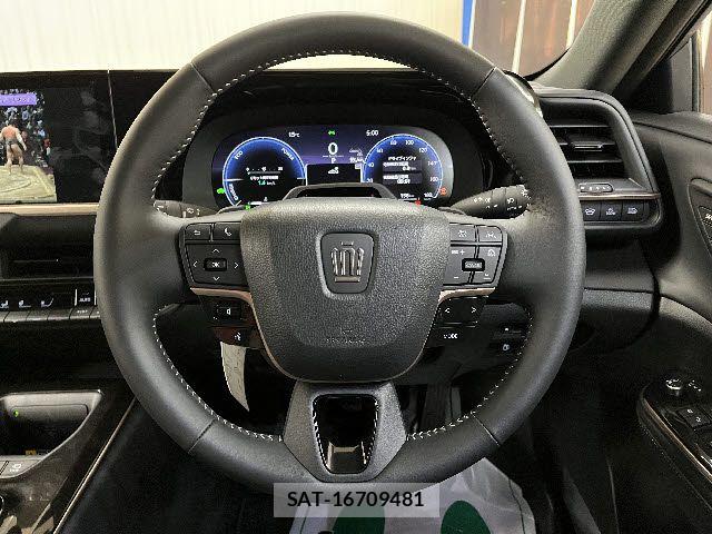 Toyota CROWN ESTATE 2025-06 6751122-13