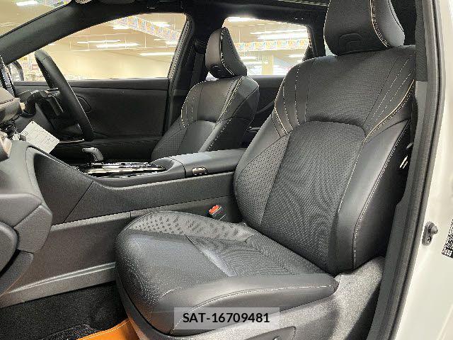 Toyota CROWN ESTATE 2025-06 6751122-18