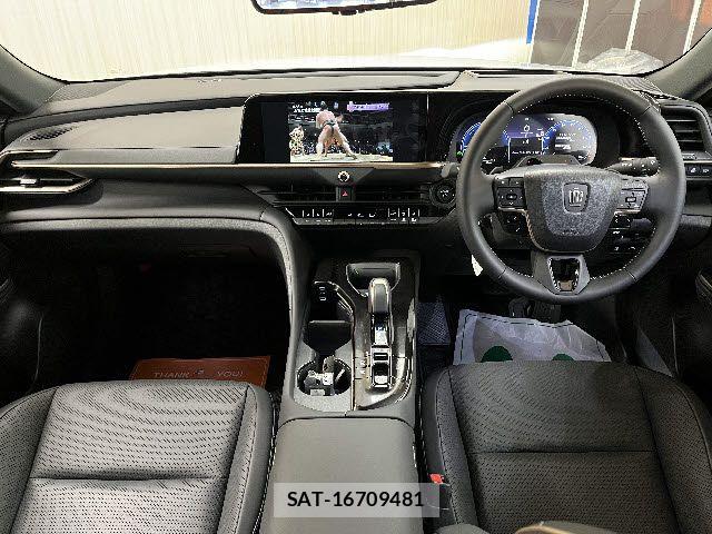 Toyota CROWN ESTATE 2025-06 6751122-1