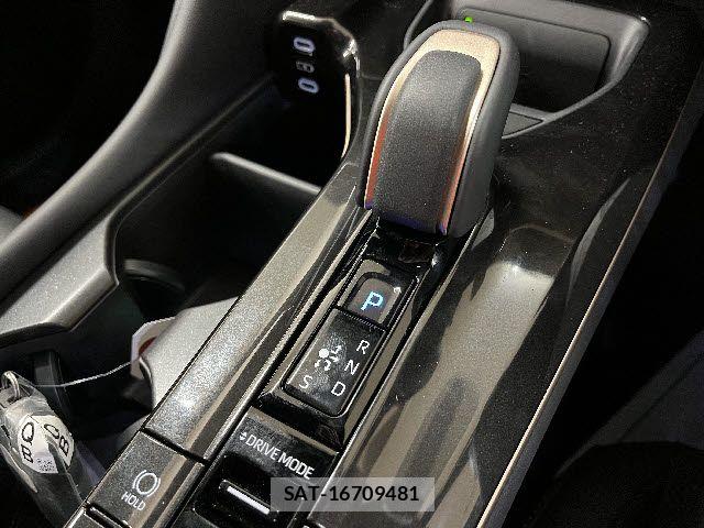 Toyota CROWN ESTATE 2025-06 6751122-19