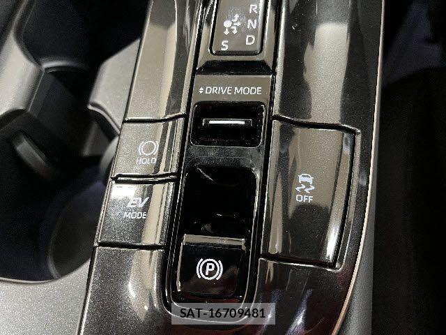 Toyota CROWN ESTATE 2025-06 6751122-22