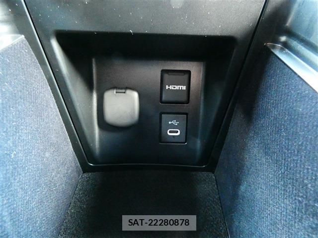 Toyota CROWN ESTATE 2025-05 6814368-19