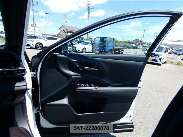 Toyota CROWN ESTATE 2025-05 6814368-23