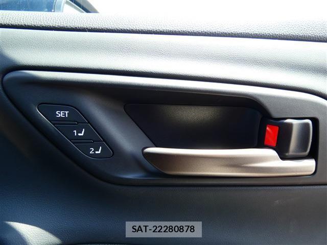 Toyota CROWN ESTATE 2025-05 6814368-25