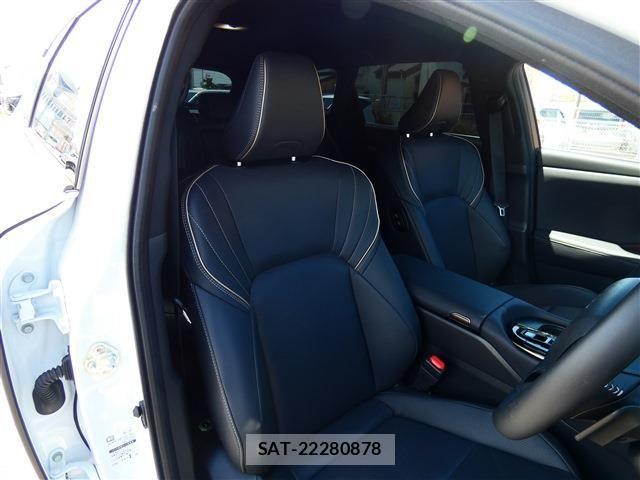 Toyota CROWN ESTATE 2025-05 6814368-28