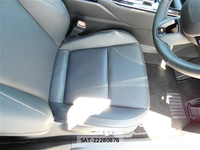 Toyota CROWN ESTATE 2025-05 6814368-29