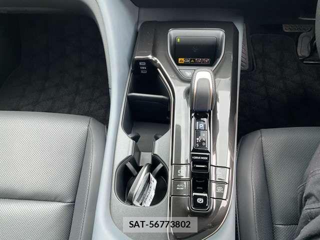Toyota CROWN ESTATE 2025-07 7216532-17