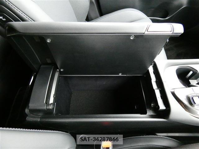 Toyota CROWN ESTATE 2026-01 7216533-17