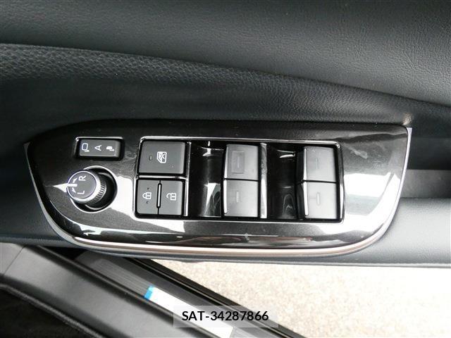 Toyota CROWN ESTATE 2026-01 7216533-25