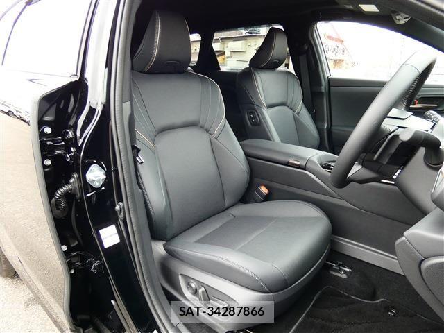 Toyota CROWN ESTATE 2026-01 7216533-26