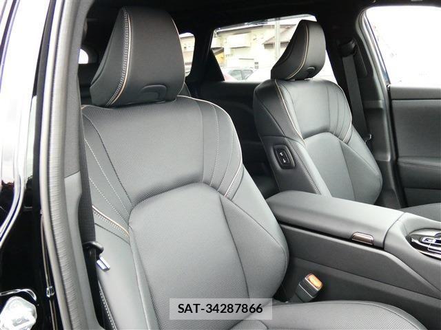 Toyota CROWN ESTATE 2026-01 7216533-27