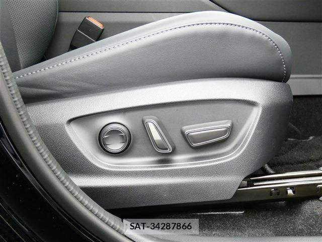 Toyota CROWN ESTATE 2026-01 7216533-29