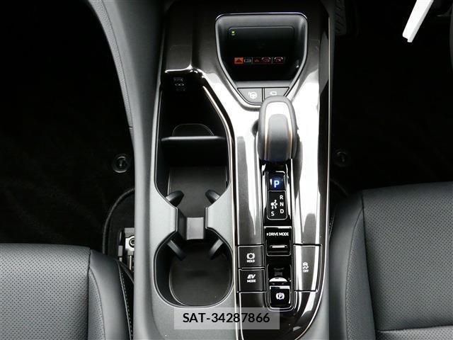 Toyota CROWN ESTATE 2026-01 7216533-6