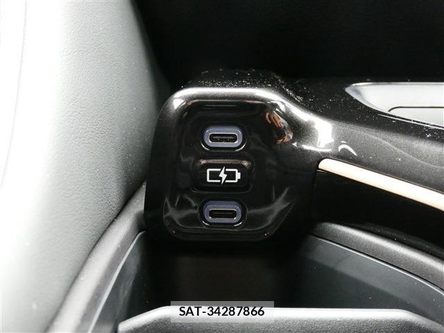 Toyota CROWN ESTATE 2026-01 7216533-7