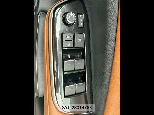 Toyota CROWN ESTATE 2025-07 7216535-21