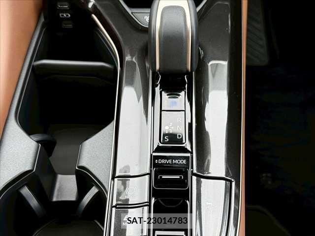 Toyota CROWN ESTATE 2025-07 7216535-28