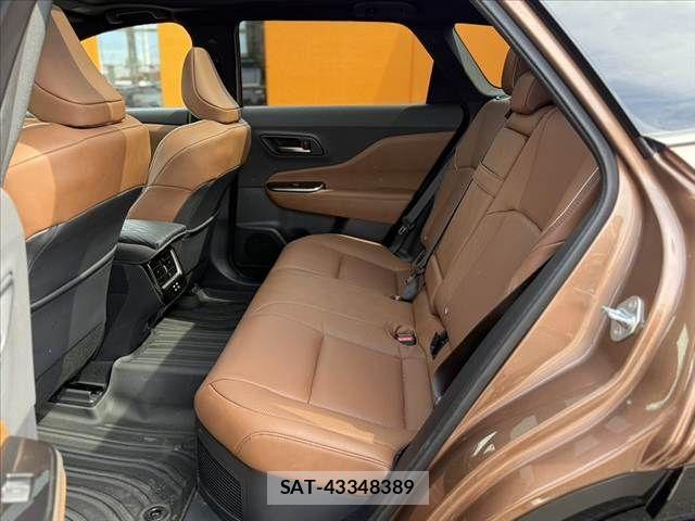 Toyota CROWN ESTATE 2025-10 7216531-17