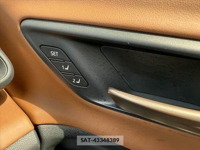 Toyota CROWN ESTATE 2025-10 7216531-21