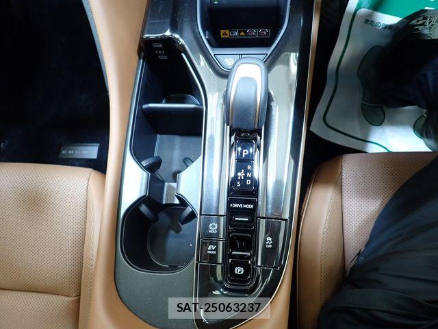 Toyota CROWN ESTATE 2025-07 7271740-17