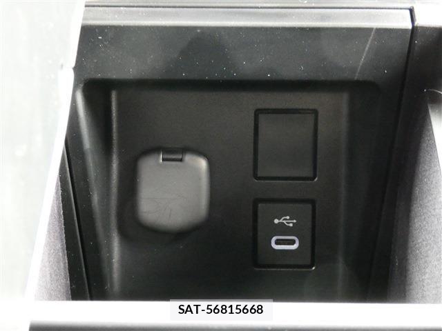 Toyota CROWN ESTATE 2025-05 7391698-26