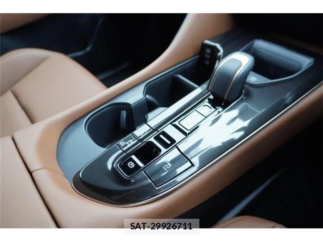 Toyota CROWN ESTATE 2025-05 7561973-27