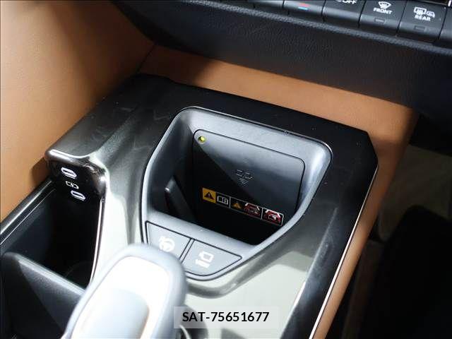 Toyota CROWN ESTATE 2025-09 7615768-11
