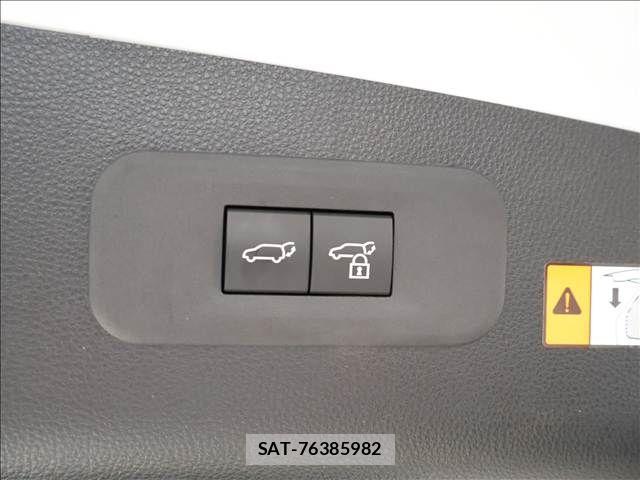 Toyota CROWN ESTATE 2025-07 7615769-18