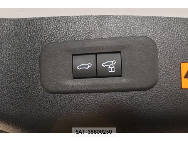 Toyota CROWN ESTATE 2025-10 7722144-24