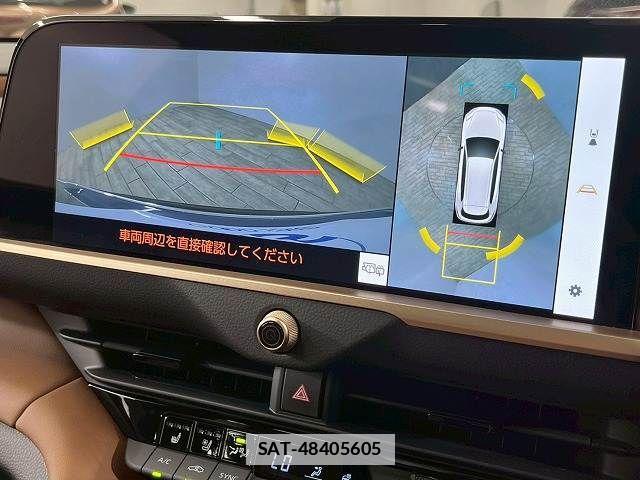 Toyota CROWN ESTATE 2025-11 7961025-3