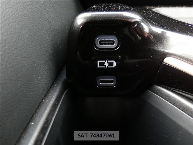 Toyota CROWN ESTATE 2025-08 8034995-10