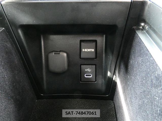 Toyota CROWN ESTATE 2025-08 8034995-13