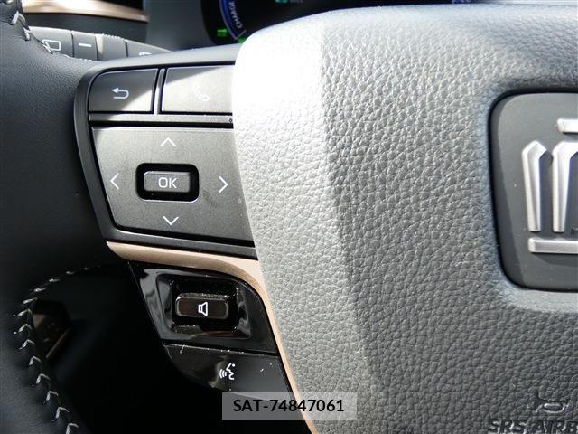 Toyota CROWN ESTATE 2025-08 8034995-14