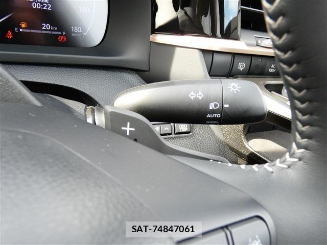 Toyota CROWN ESTATE 2025-08 8034995-17