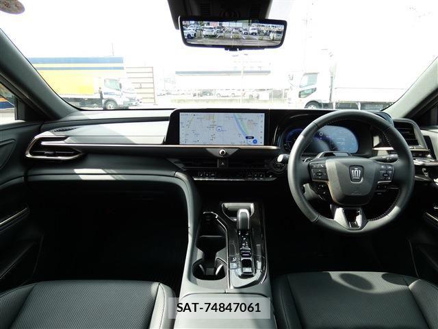 Toyota CROWN ESTATE 2025-08 8034995-1