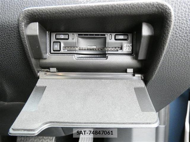 Toyota CROWN ESTATE 2025-08 8034995-19