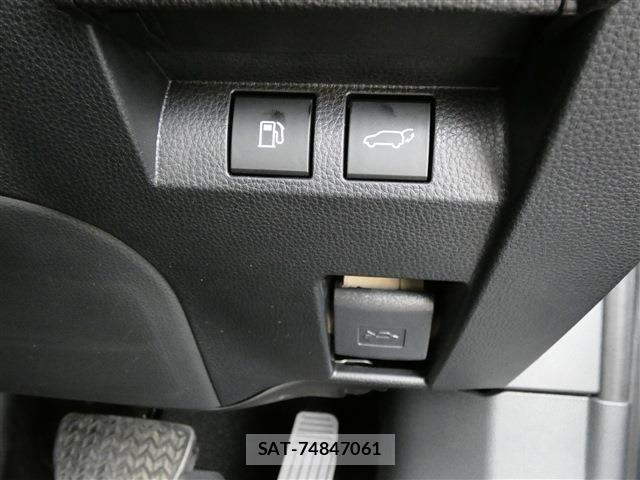 Toyota CROWN ESTATE 2025-08 8034995-20