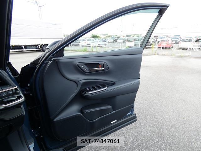 Toyota CROWN ESTATE 2025-08 8034995-23