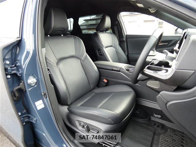 Toyota CROWN ESTATE 2025-08 8034995-26