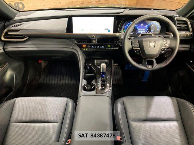 Toyota CROWN ESTATE 2025-04 8207000-1