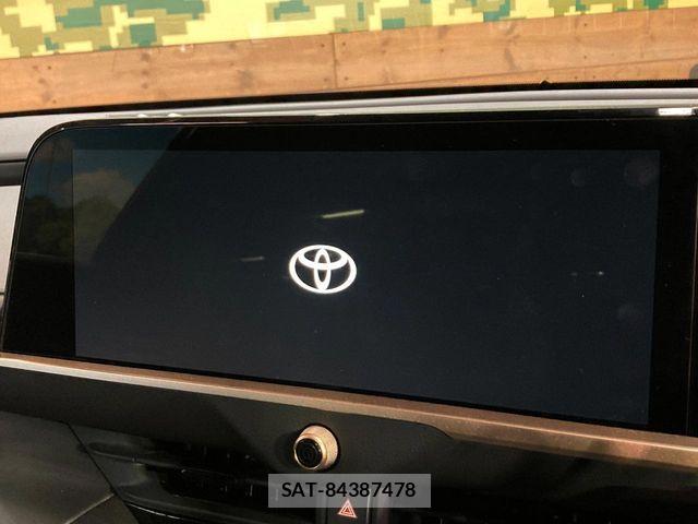 Toyota CROWN ESTATE 2025-04 8207000-3