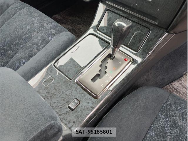 Toyota CROWN ESTATE 2003-09 8207002-16