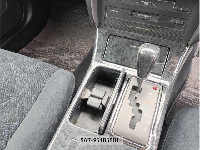 Toyota CROWN ESTATE 2003-09 8207002-17