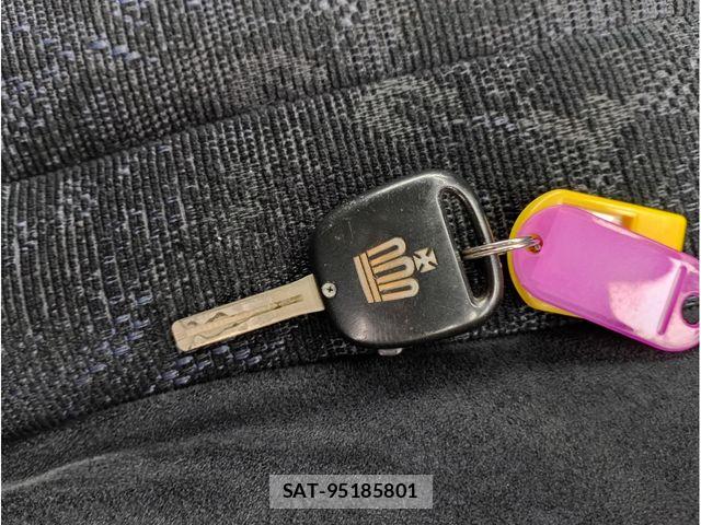 Toyota CROWN ESTATE 2003-09 8207002-19