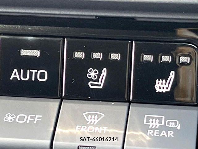 Toyota CROWN ESTATE 2025-07 8229369-9