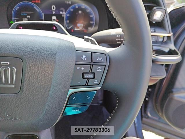 Toyota CROWN ESTATE 2025-11 8229367-15