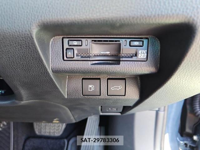 Toyota CROWN ESTATE 2025-11 8229367-16